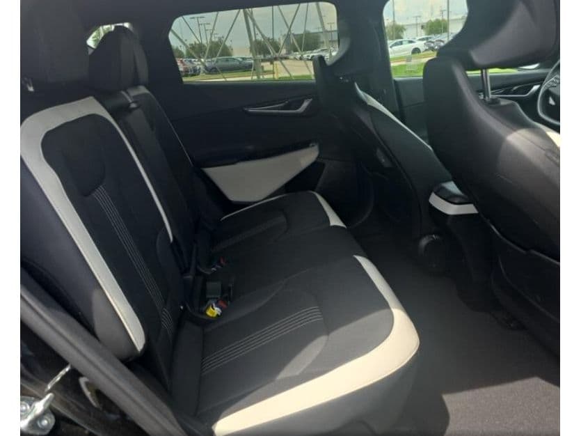 2023 Kia EV6 view 6