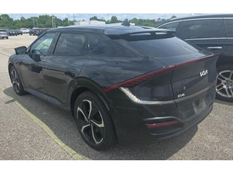2023 Kia EV6 view 4