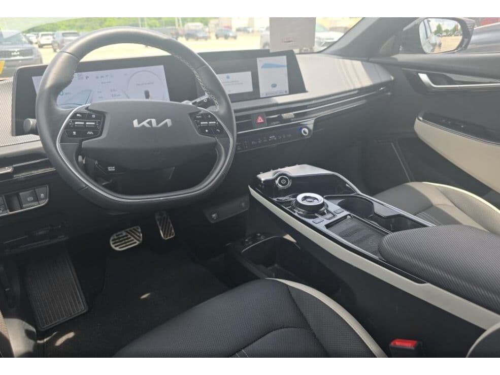 2023 Kia EV6 view 5