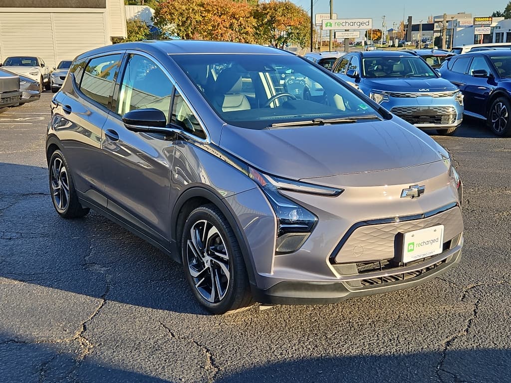 2023 Chevrolet Bolt EV view 4