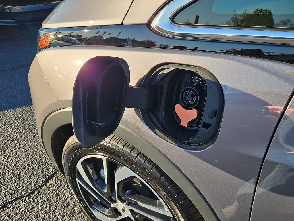 2023 Chevrolet Bolt EV view 5