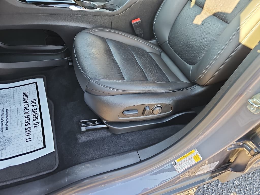 2023 Chevrolet Bolt EV view 7