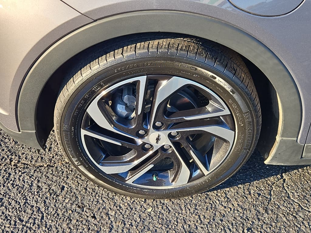 2023 Chevrolet Bolt EV view 27