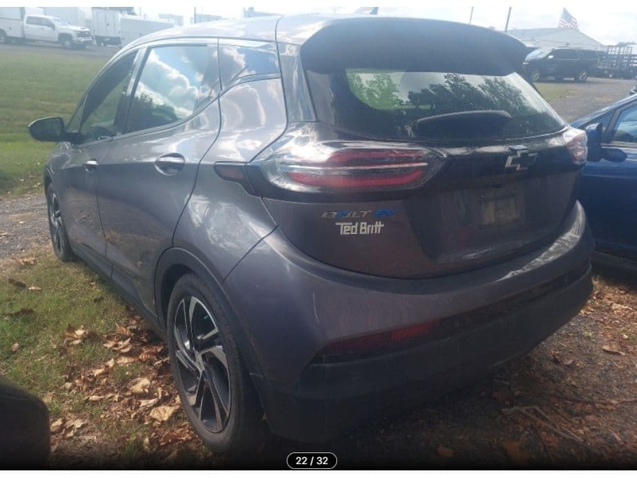 2023 Chevrolet Bolt EV view 4