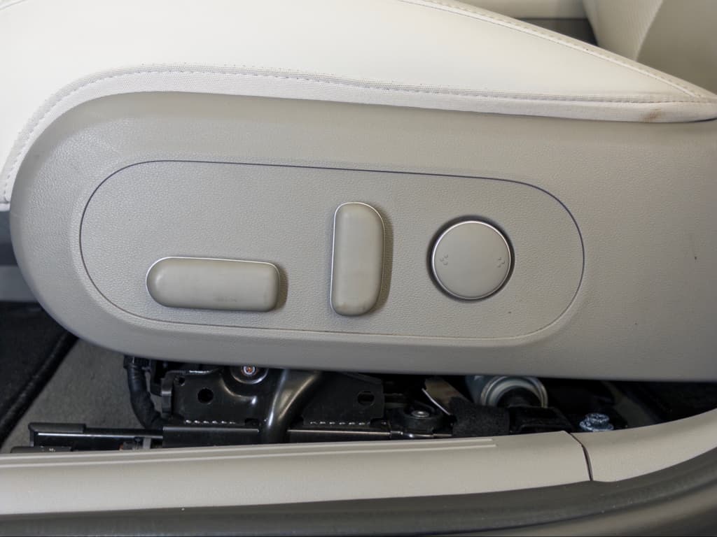 2025 Hyundai IONIQ 6 view 7
