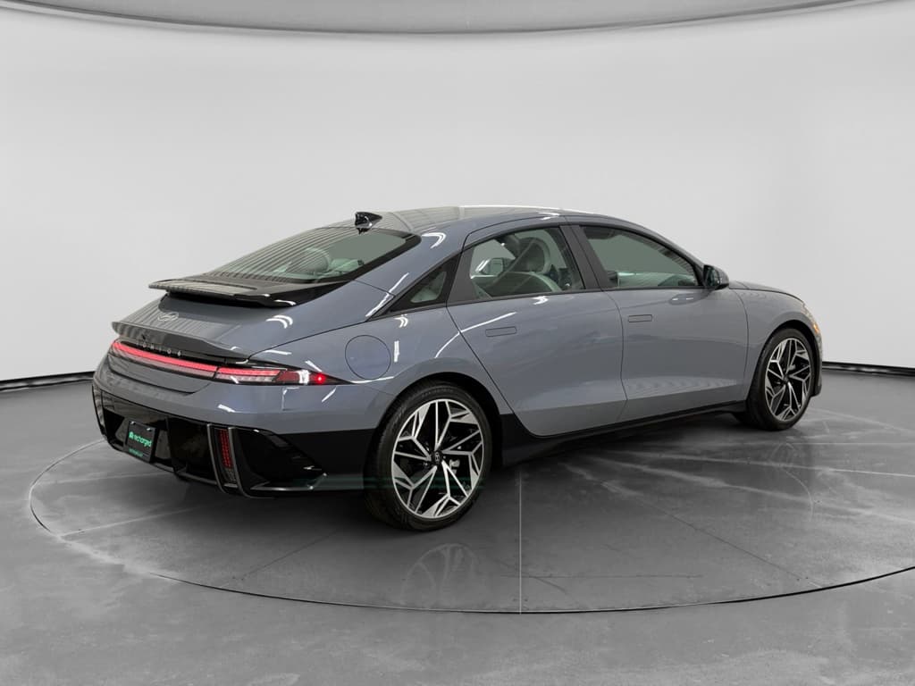 2025 Hyundai IONIQ 6 view 3