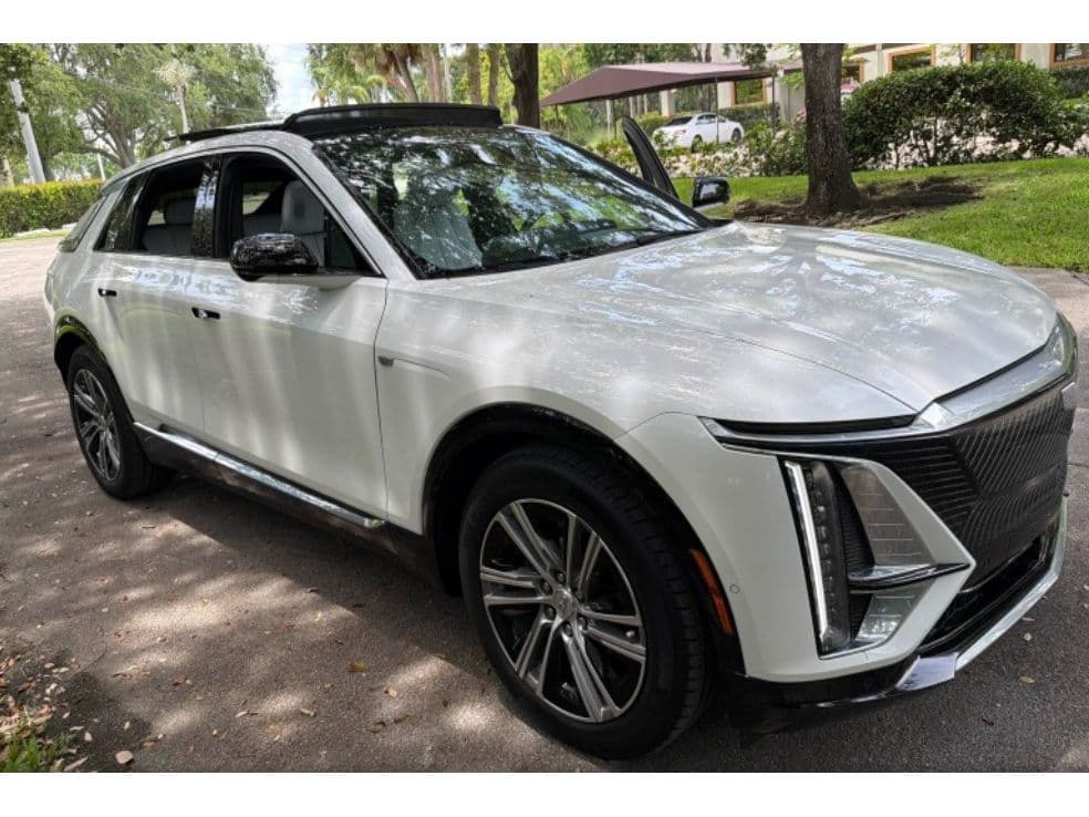 2024 Cadillac Lyriq view 2