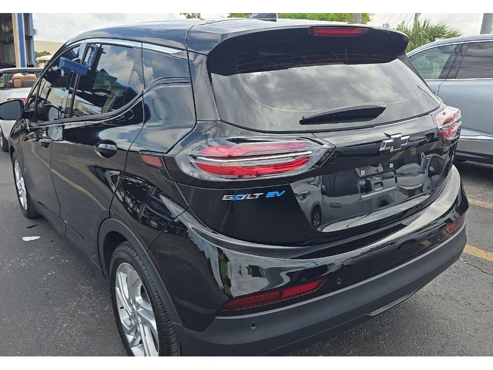 2022 Chevrolet Bolt EV view 4