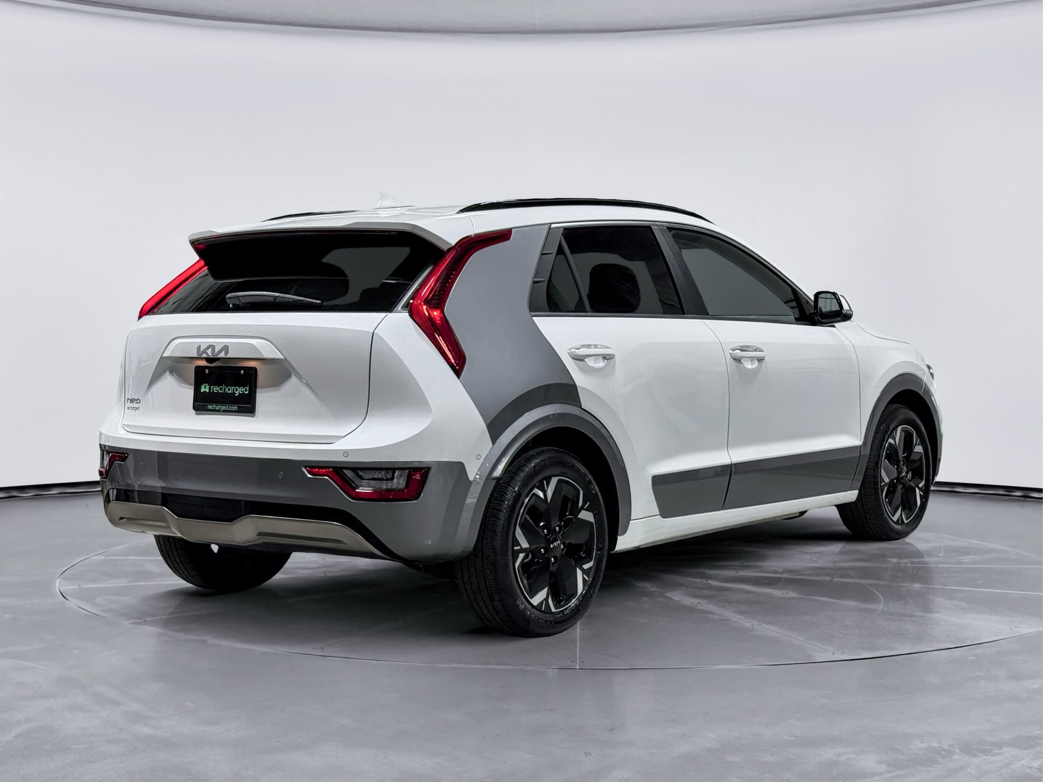 2024 Kia Niro EV view 3