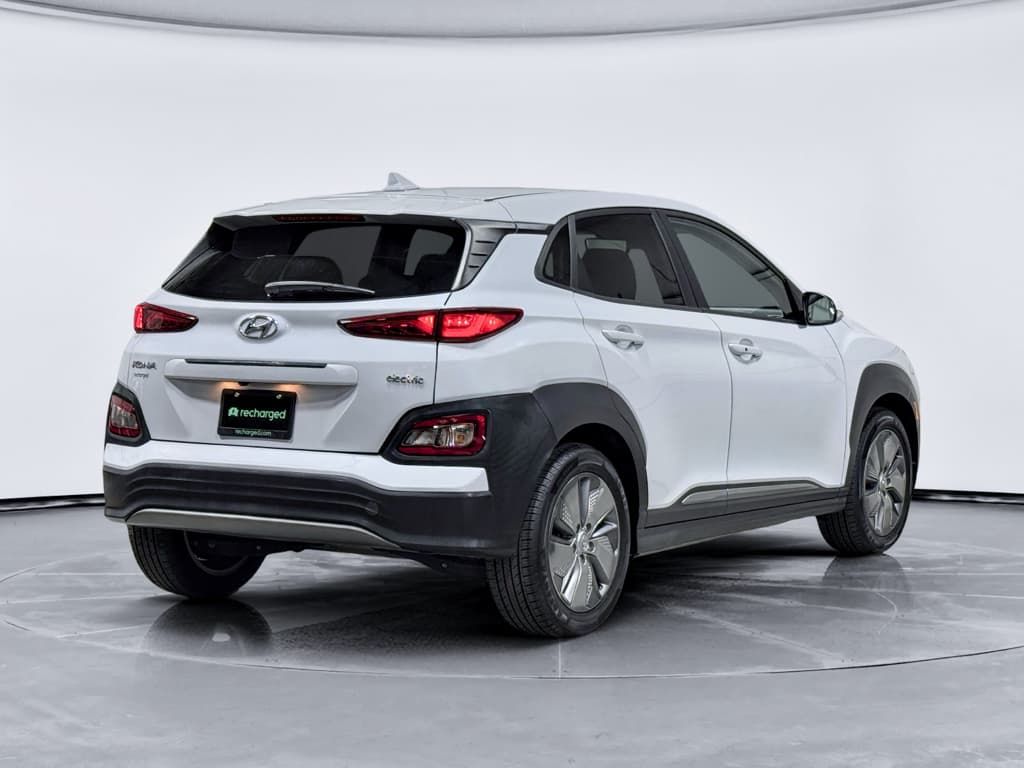 2021 Hyundai Kona EV view 3