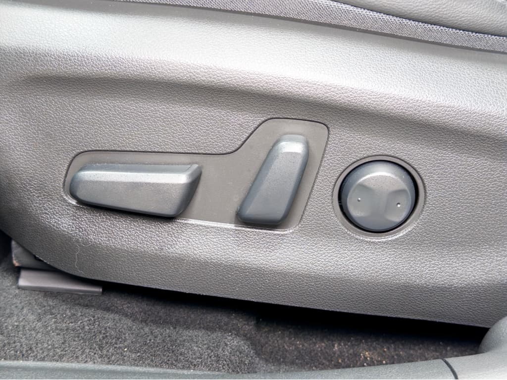 2021 Hyundai Kona EV view 6