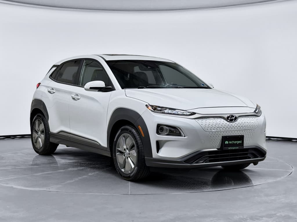 2021 Hyundai Kona EV view 4