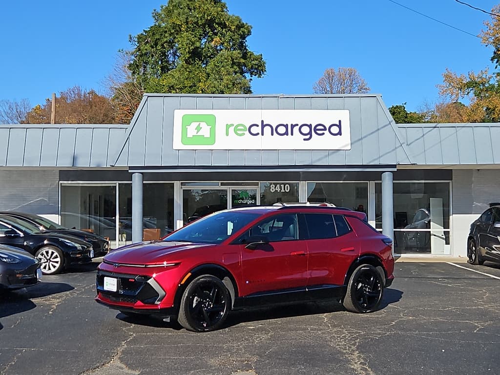 2025 Chevrolet Equinox EV view 3