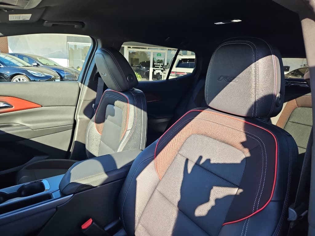 2025 Chevrolet Equinox EV view 10