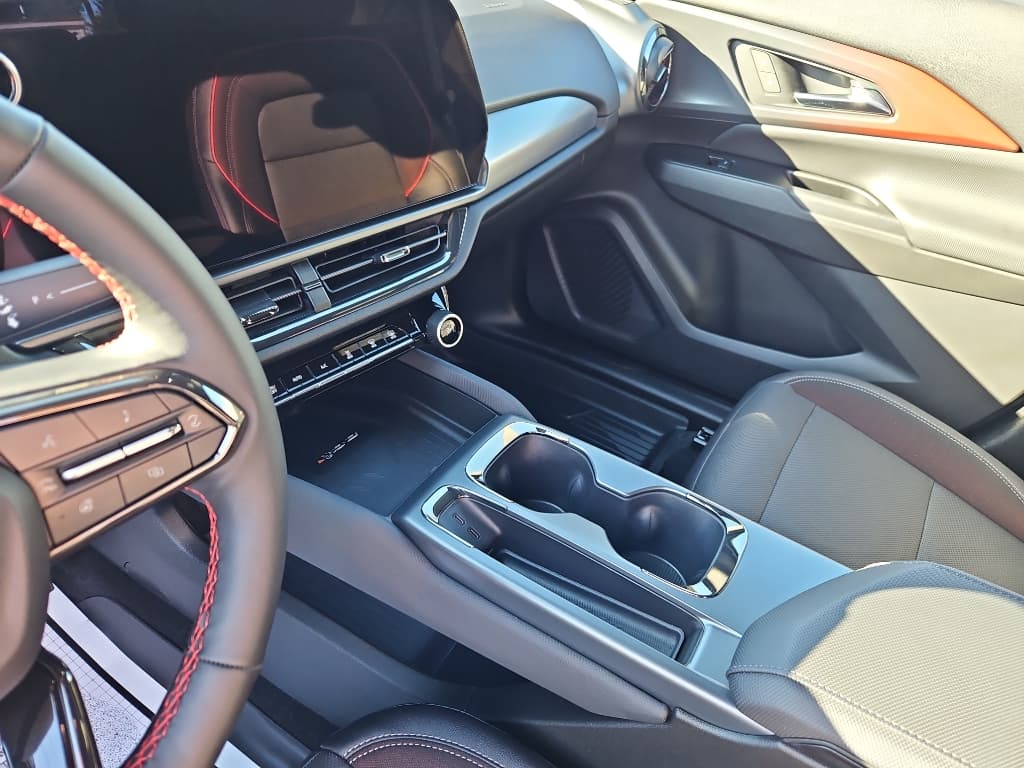 2025 Chevrolet Equinox EV view 11