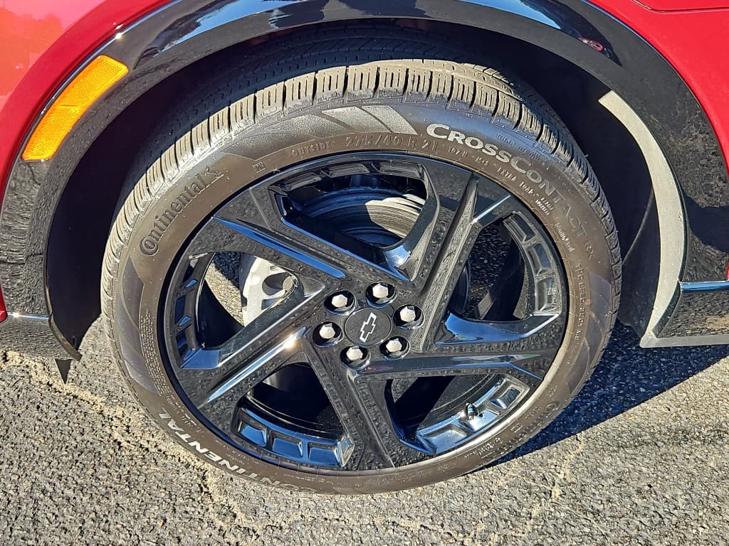 2025 Chevrolet Equinox EV view 20