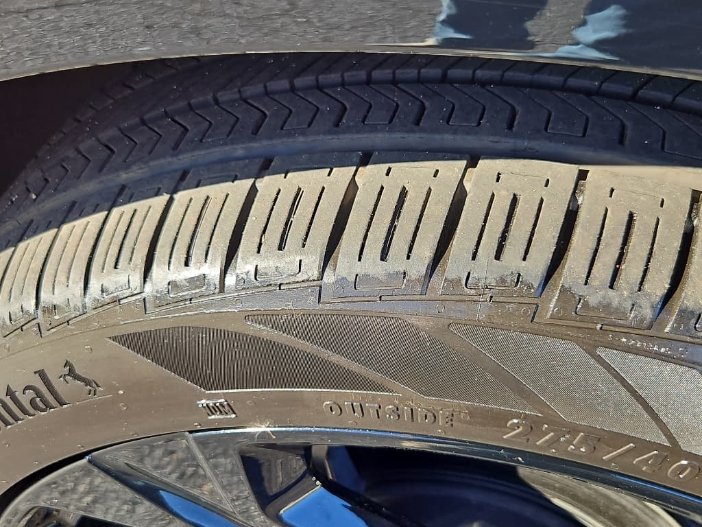 2025 Chevrolet Equinox EV view 21