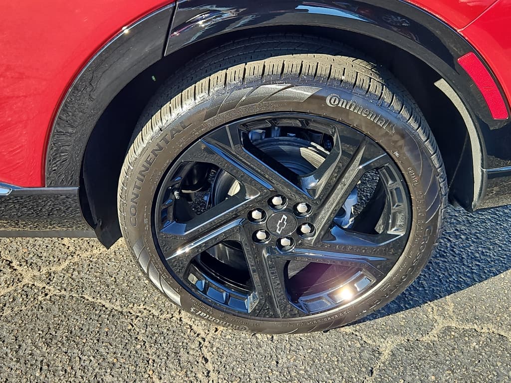 2025 Chevrolet Equinox EV view 22