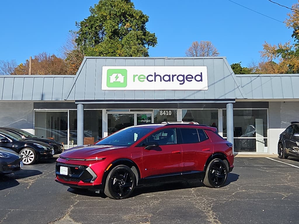 2025 Chevrolet Equinox EV view 1