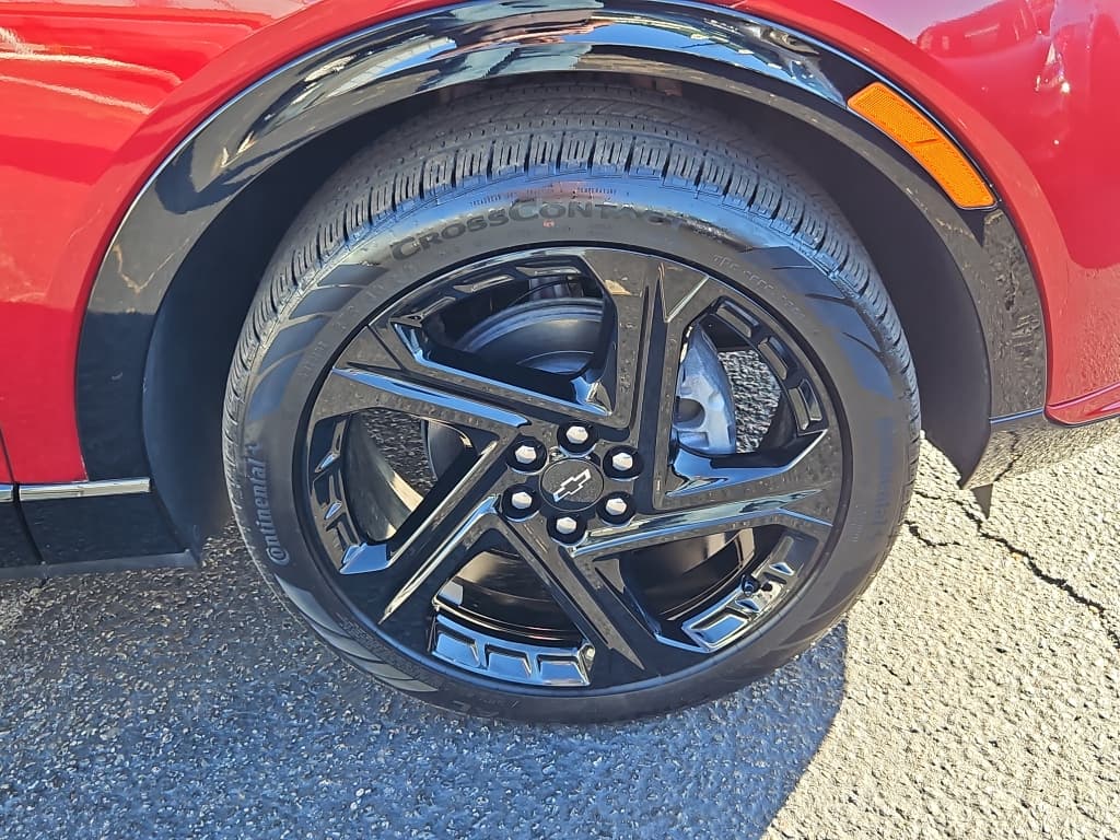 2025 Chevrolet Equinox EV view 26