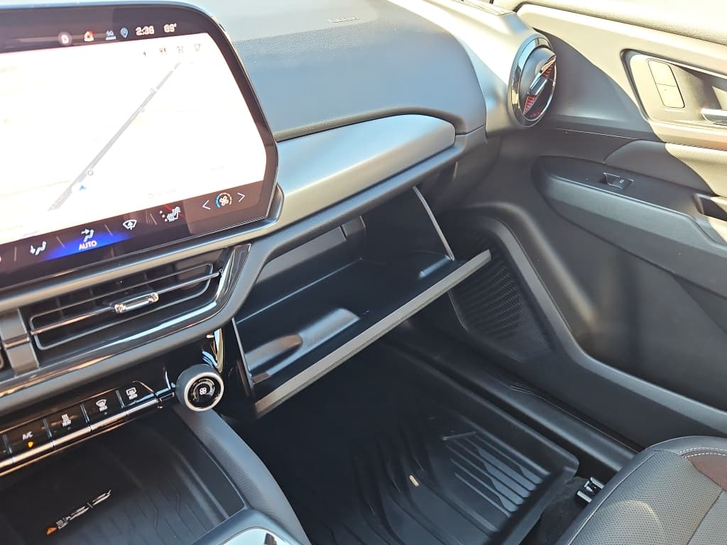 2025 Chevrolet Equinox EV view 34