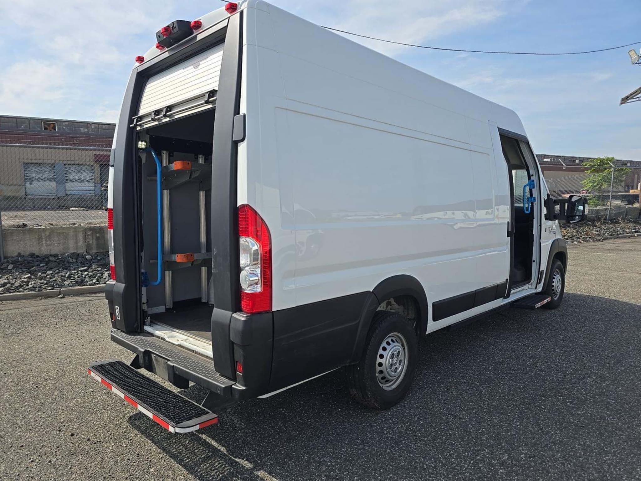 2024 Ram ProMaster 3500 BEV view 3