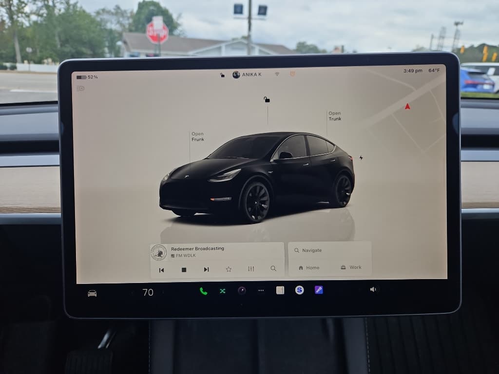 2023 Tesla Model Y view 11