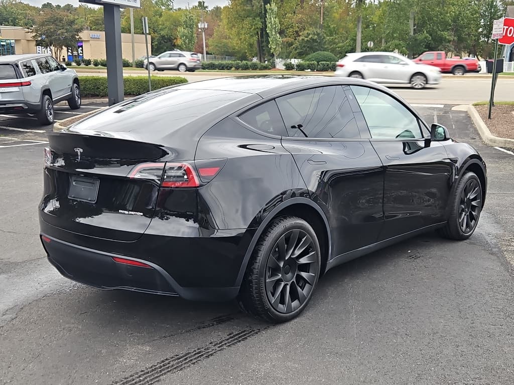 2023 Tesla Model Y view 3