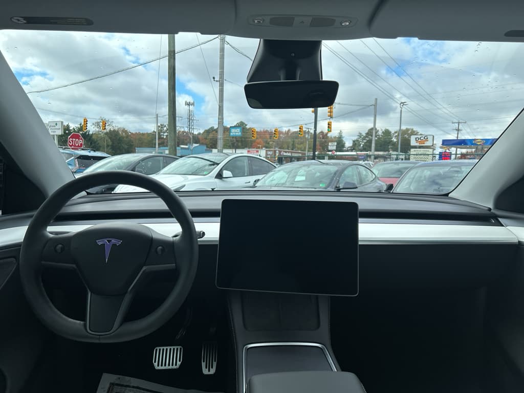 2023 Tesla Model Y view 14