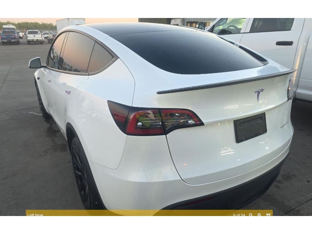 2023 Tesla Model Y view 4