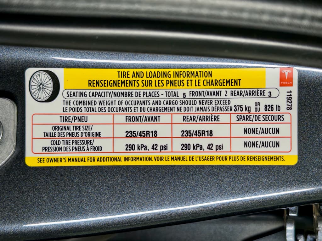 2018 Tesla Model 3 view 29