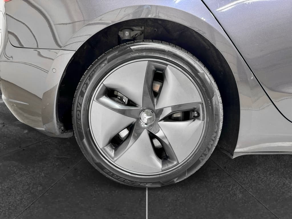 2018 Tesla Model 3 view 36
