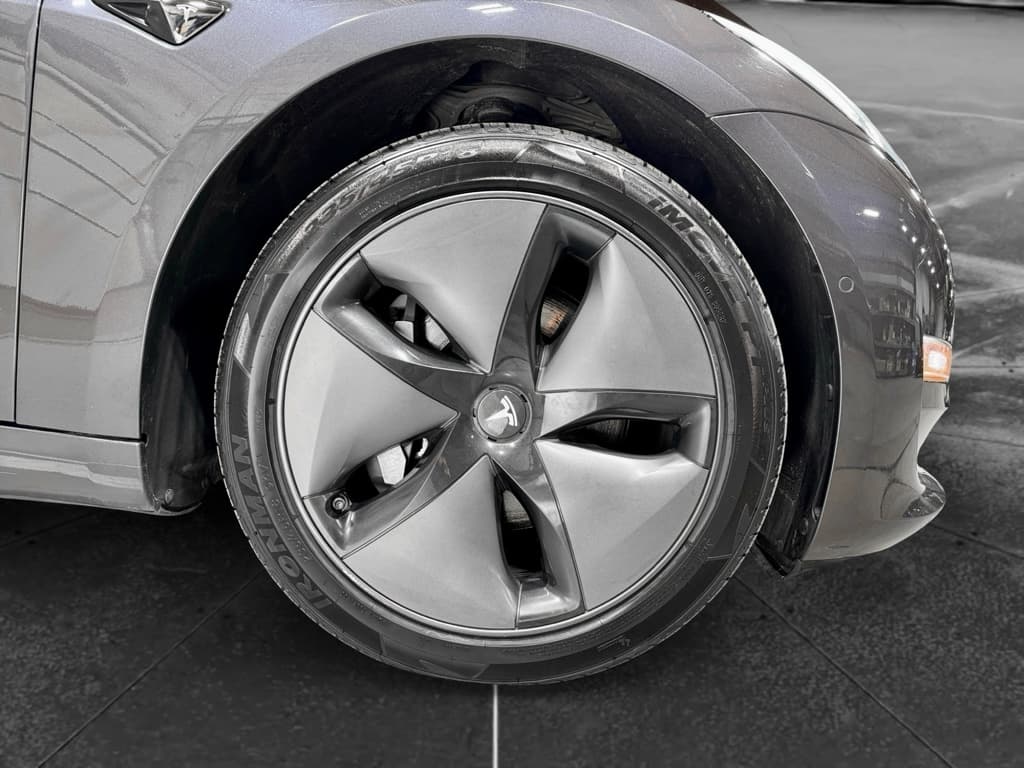 2018 Tesla Model 3 view 34