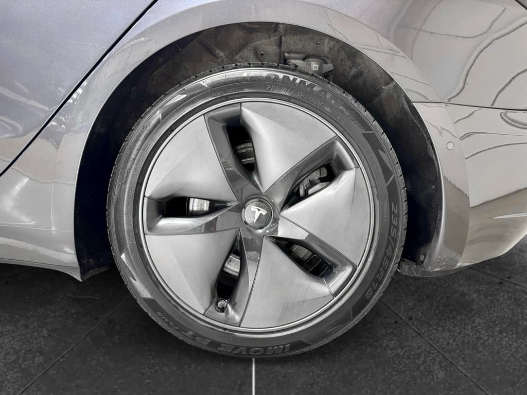 2018 Tesla Model 3 view 32