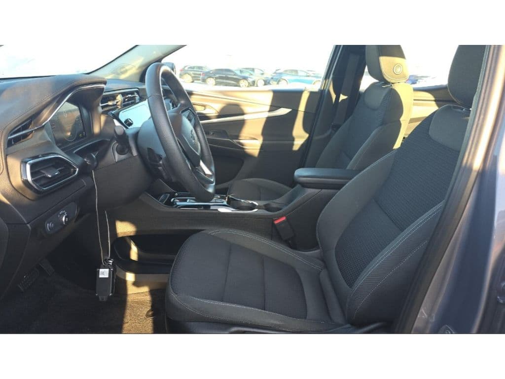 2023 Chevrolet Bolt EUV view 5