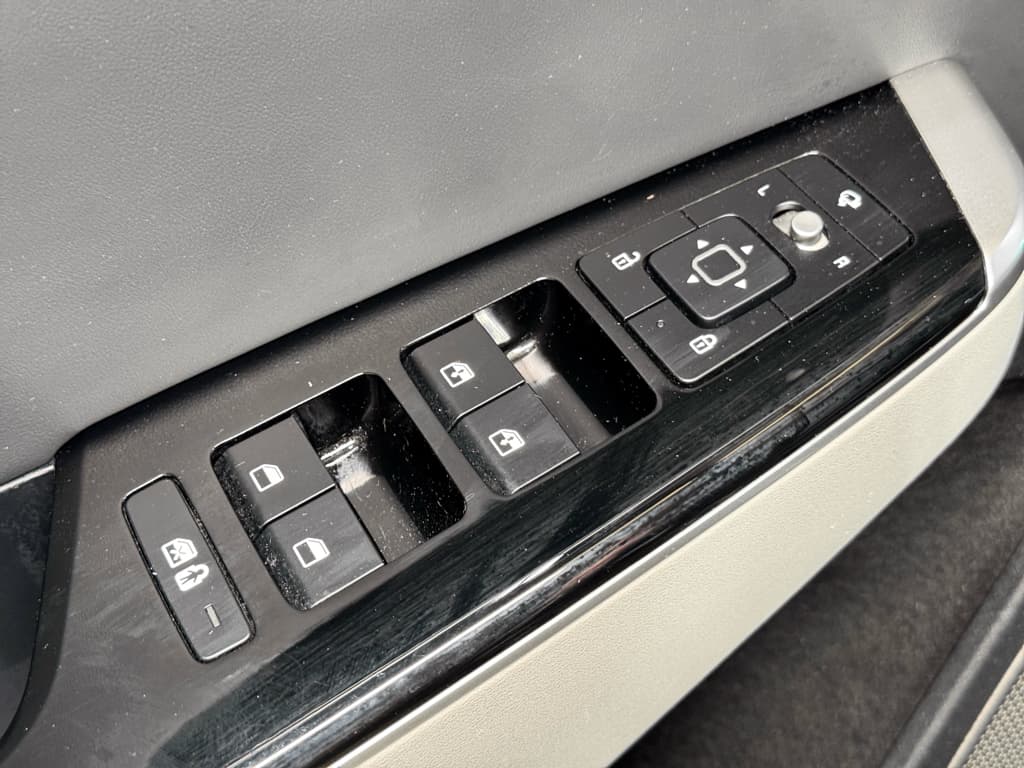 2023 Kia EV6 view 7