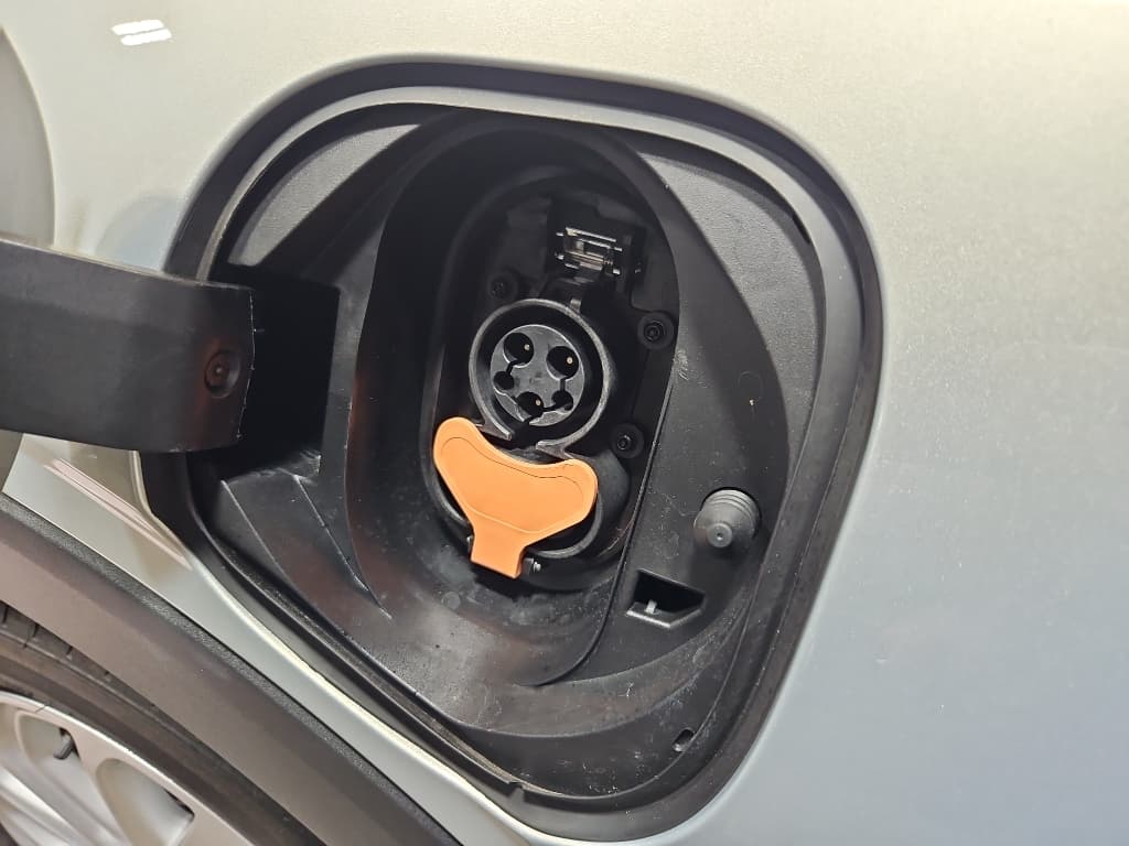 2023 Chevrolet Bolt EUV view 6