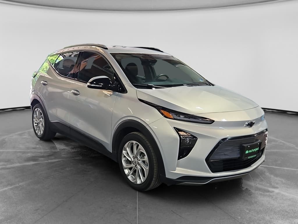 2023 Chevrolet Bolt EUV view 4