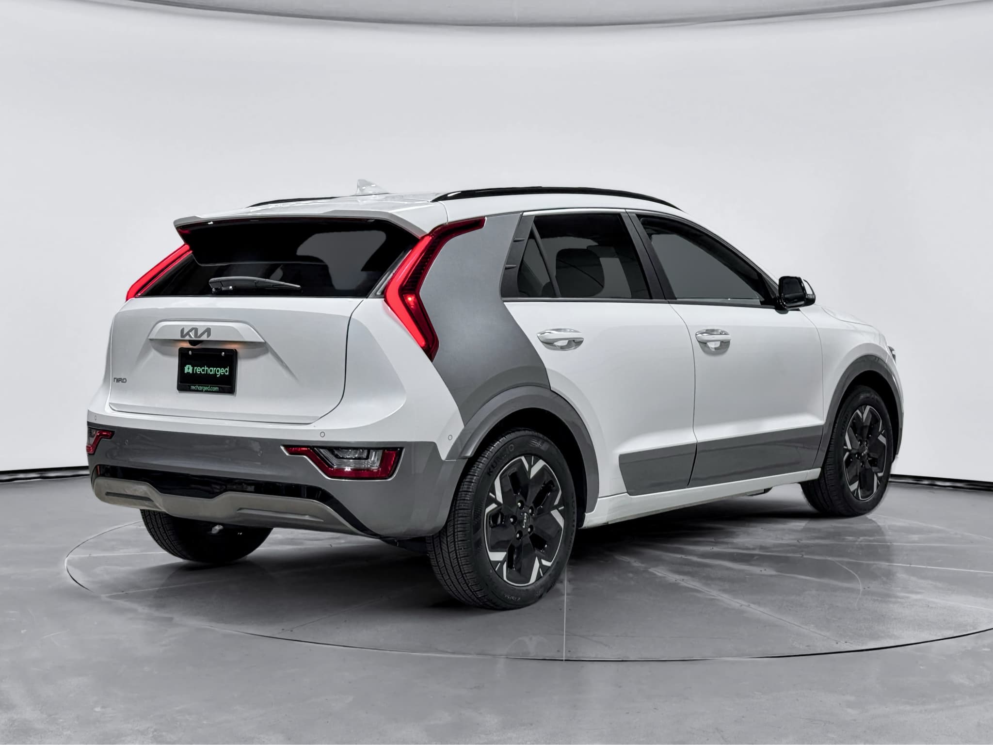 2024 Kia Niro EV view 3