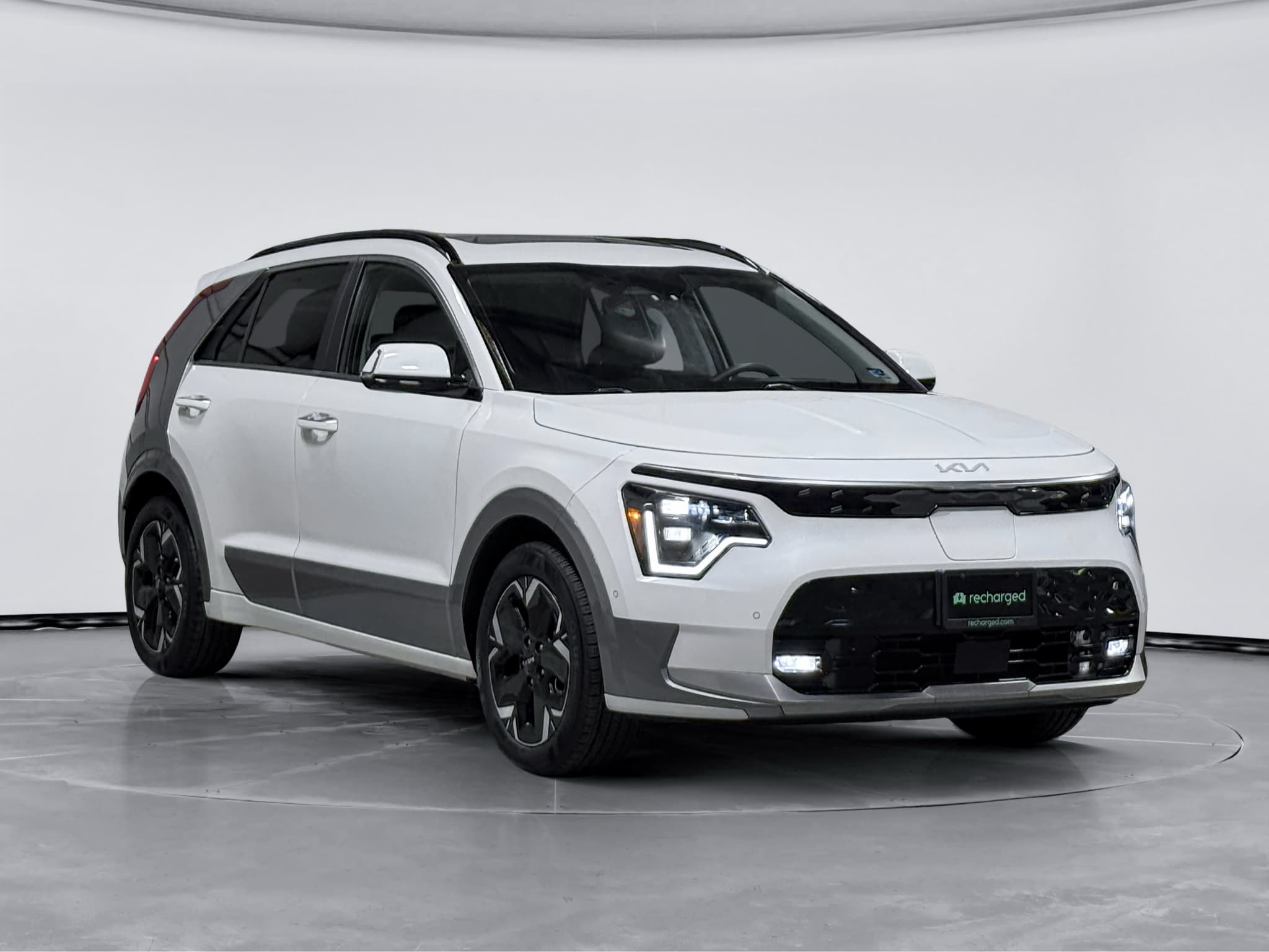 2024 Kia Niro EV view 4
