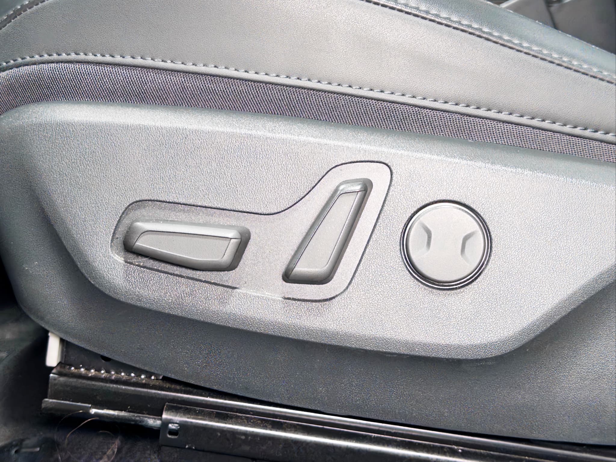2024 Kia Niro EV view 6