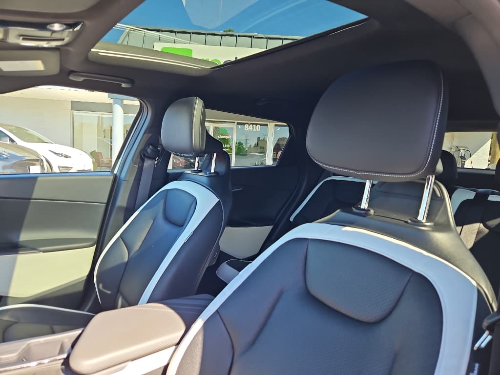 2023 Kia EV6 view 25