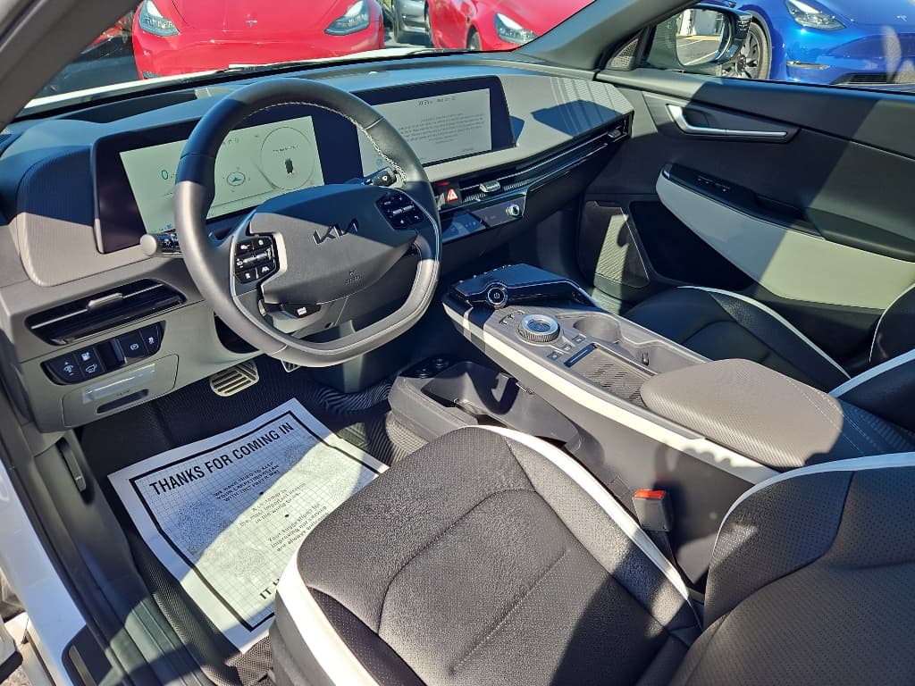 2023 Kia EV6 view 18
