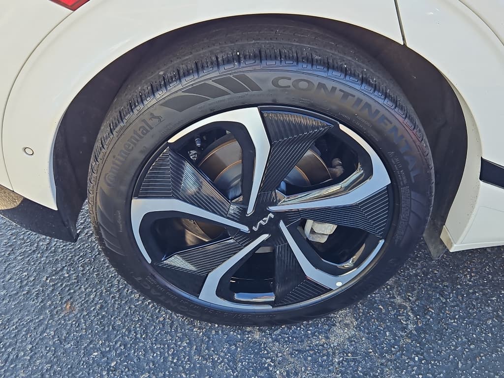 2023 Kia EV6 view 34
