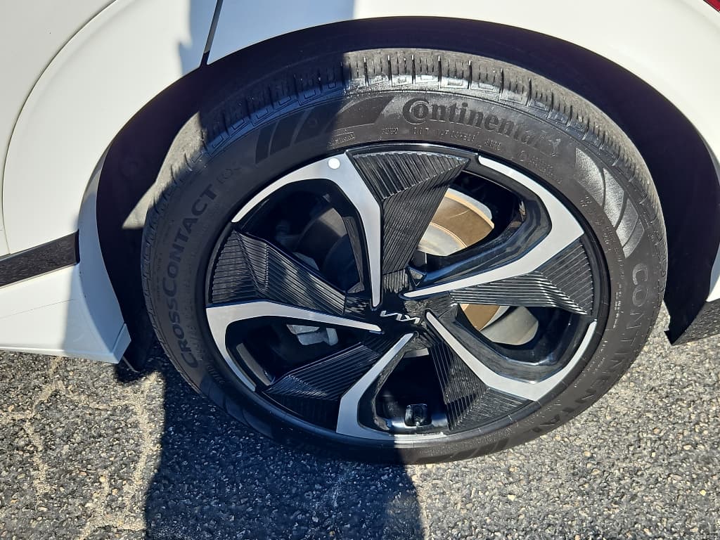 2023 Kia EV6 view 32