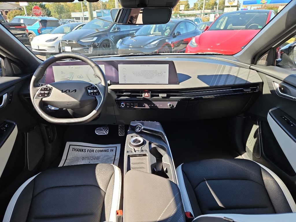 2023 Kia EV6 view 17