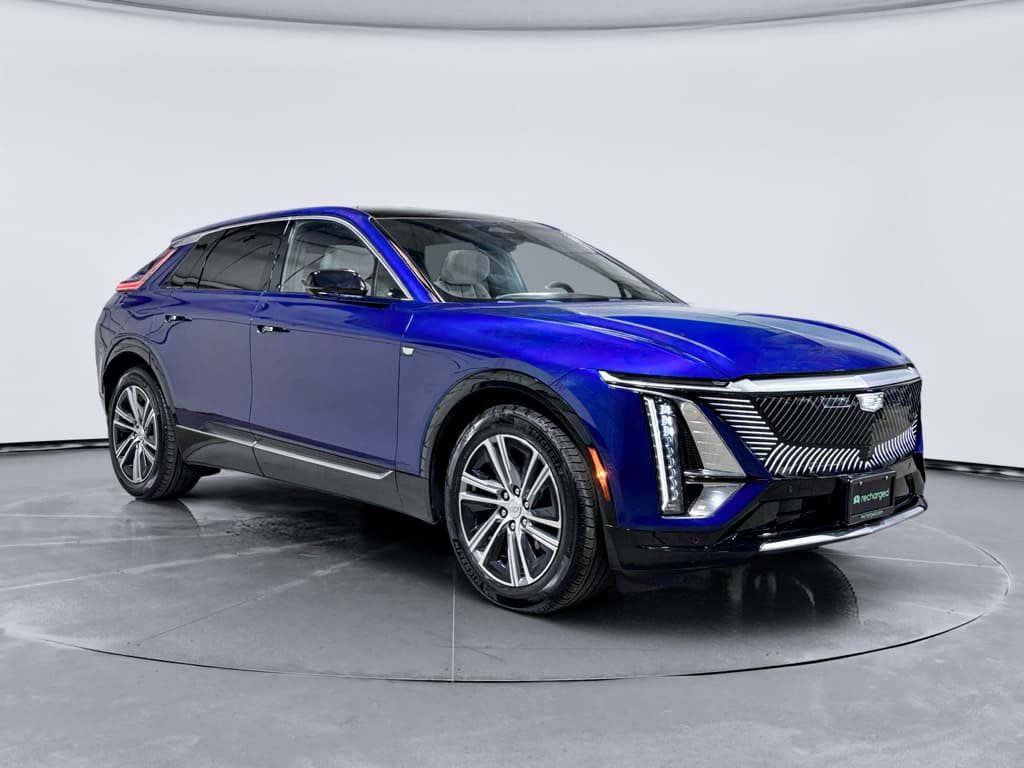 2024 Cadillac Lyriq view 4