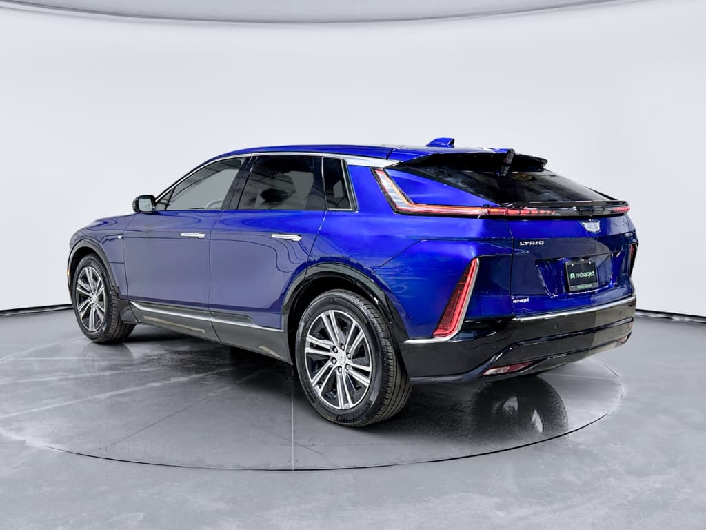 2024 Cadillac Lyriq view 2