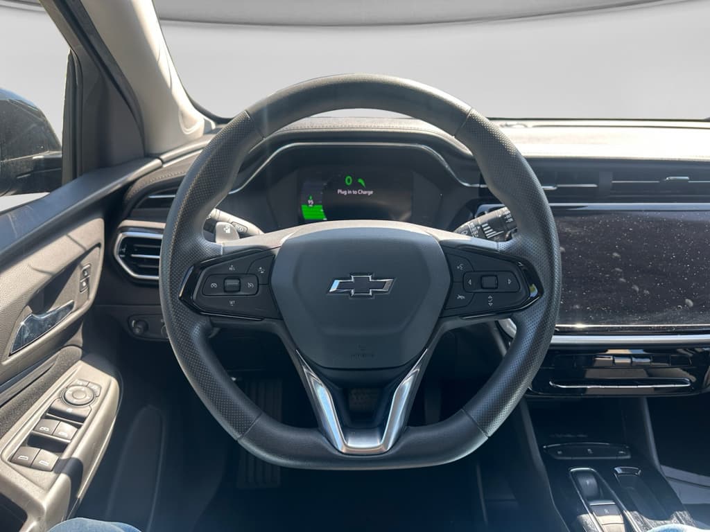 2023 Chevrolet Bolt EUV view 7