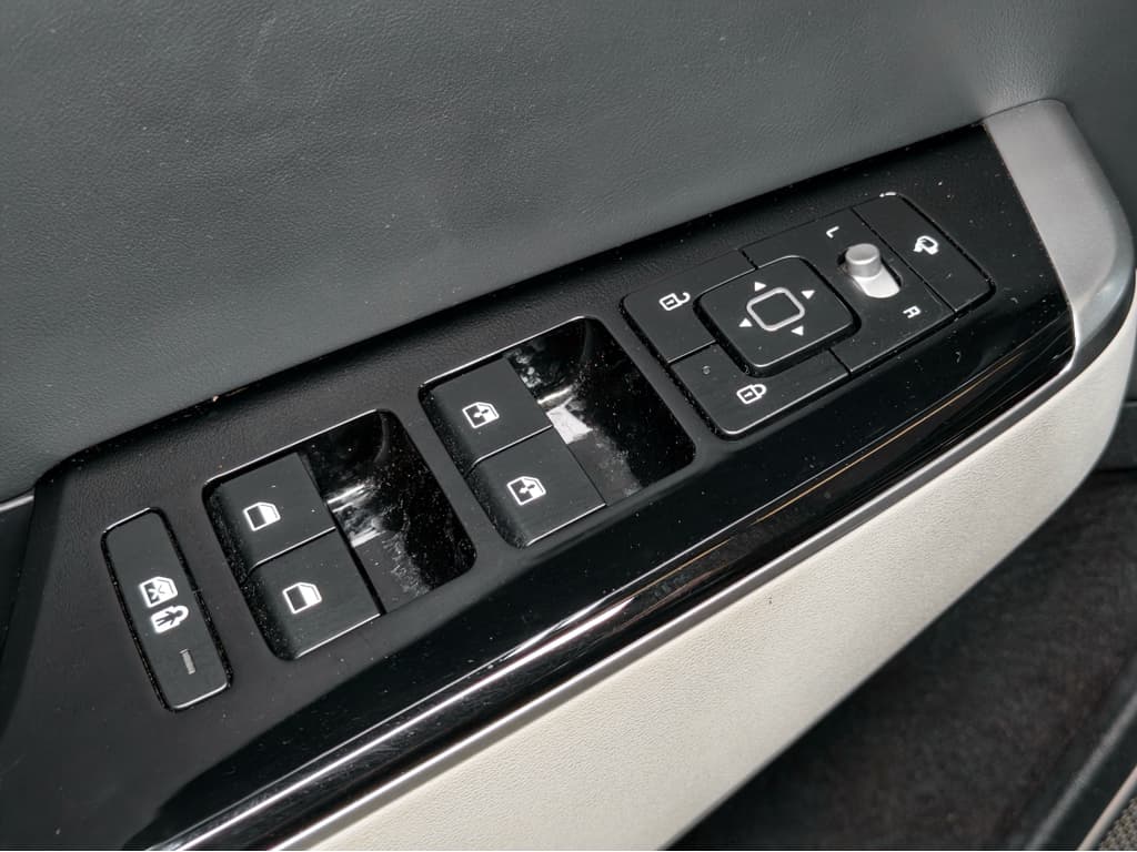 2023 Kia EV6 view 7